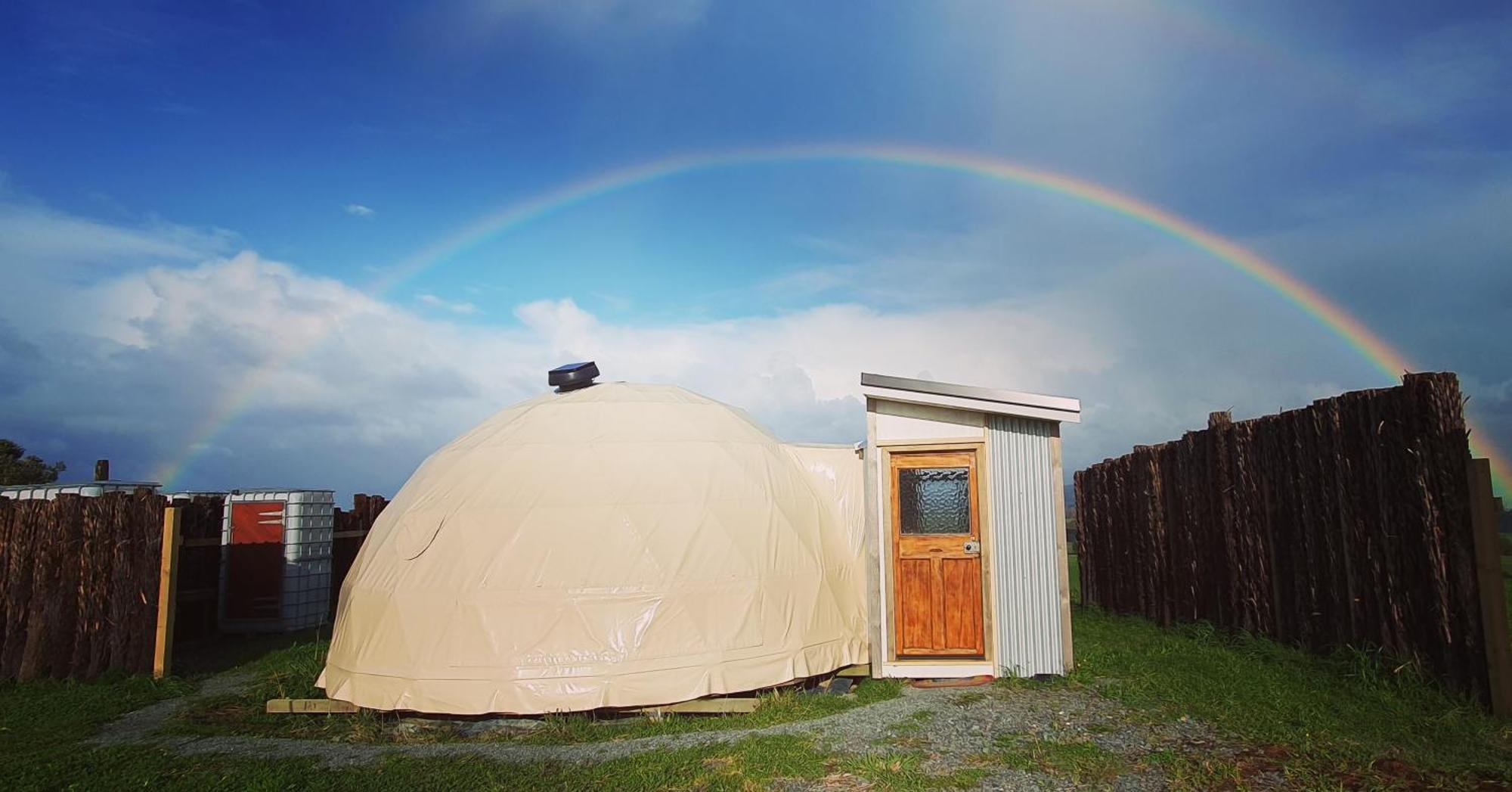 1 Waipu Off-Grid Eco Seaview Geodesic Glamping Dome Hotell Exteriör bild